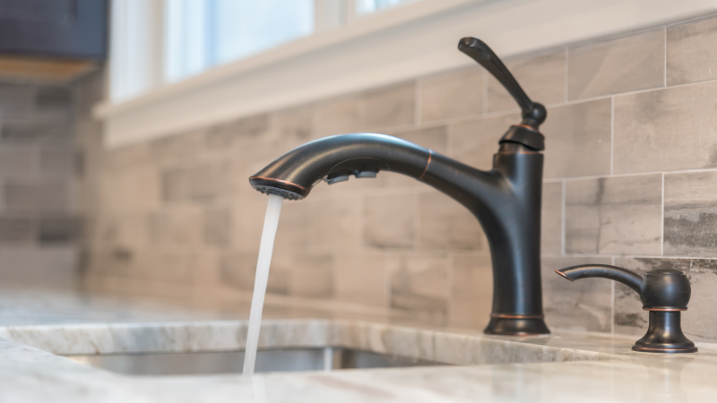 3 Reasons to Update Your Kitchen and Bathroom Faucets