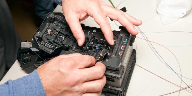 Fiber Optics Splicing: What You Need to Know