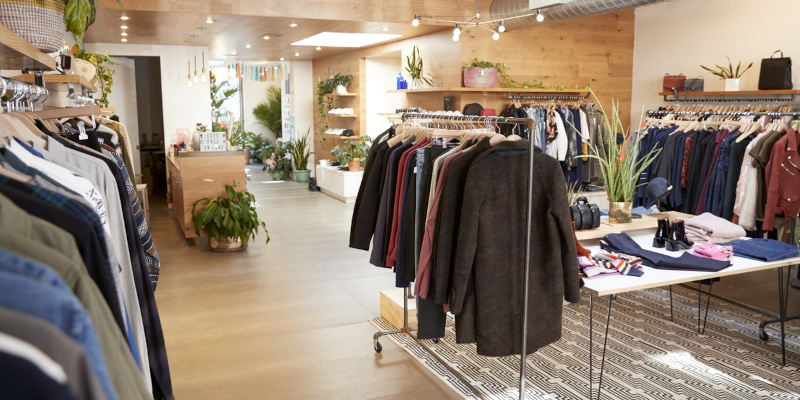 How to Pick the Right Outlet for Your Clothes Shopping Experience