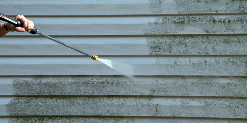 3 Benefits of Pressure Washing Your Home